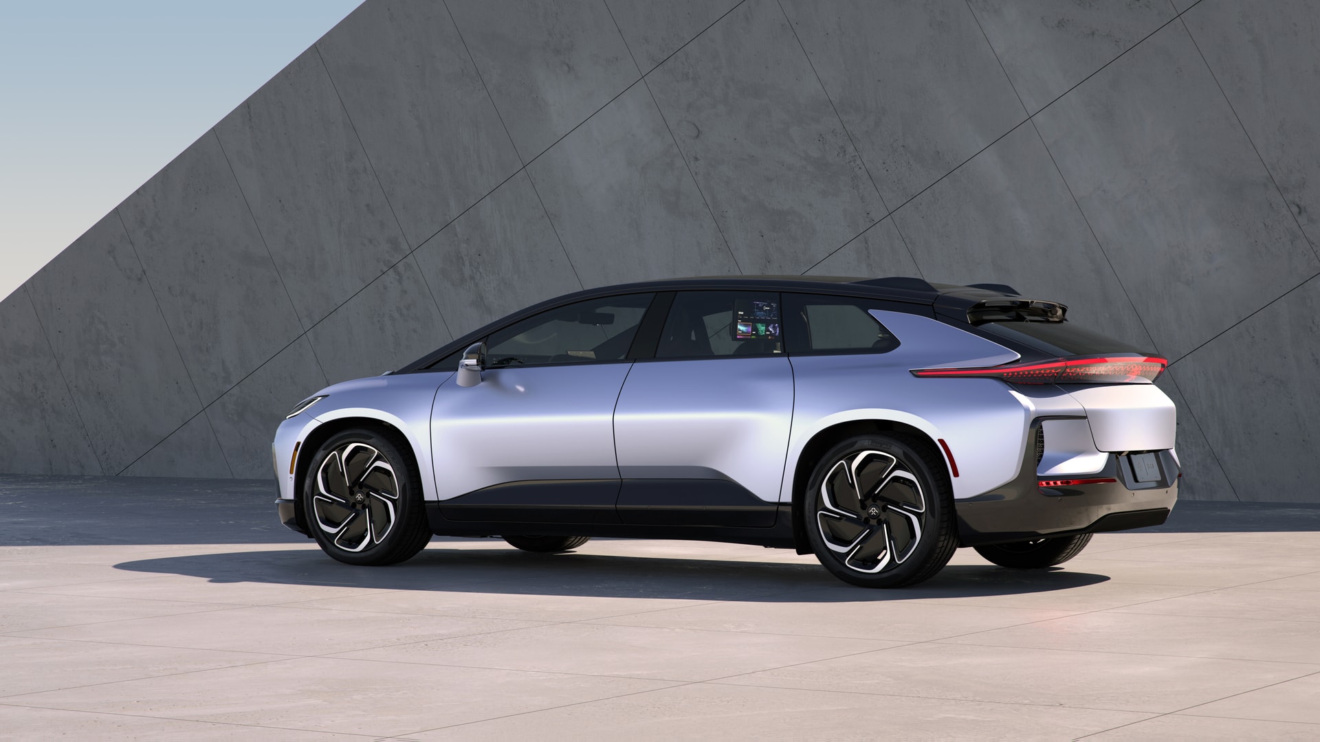 Faraday Future FF 91 官方后侧车型照